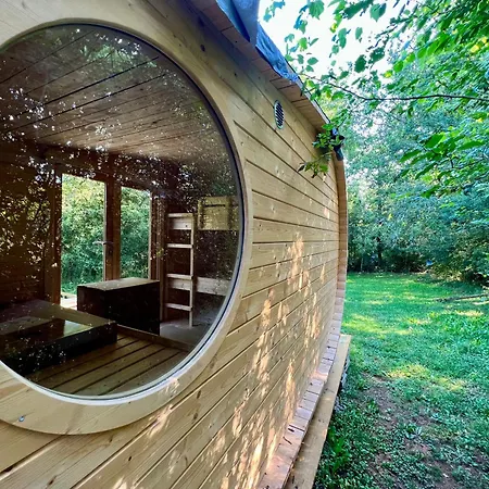 Hotel Camping Et Tentes Le Mas Du Midi *
